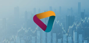 EVANA-Logo vor blauer Stadtsilhouette mit Börsen-Chart